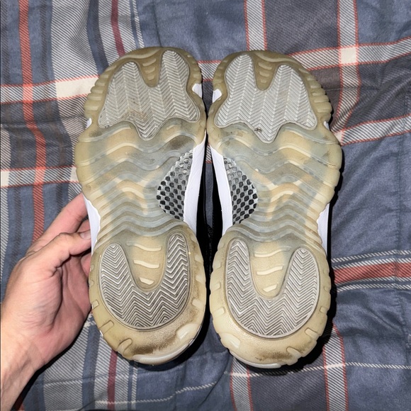 Men’s Jordan 11s jubilees - Picture 6 of 6